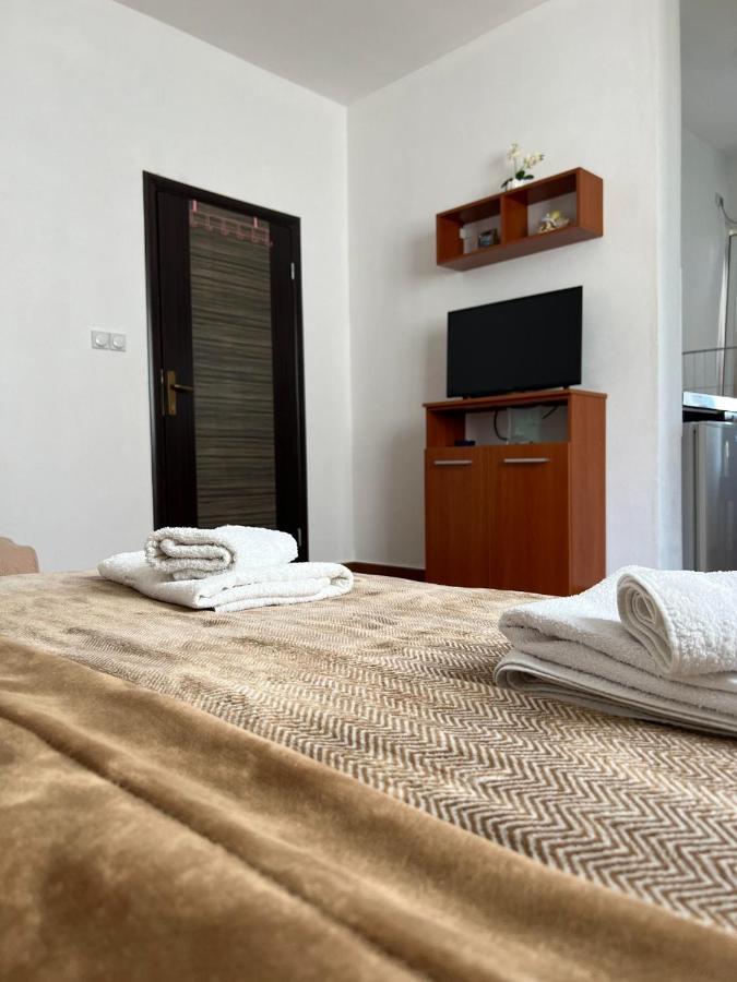 Apartments Fat E Jet - Pool & Breakfast Ulcinj Kültér fotó