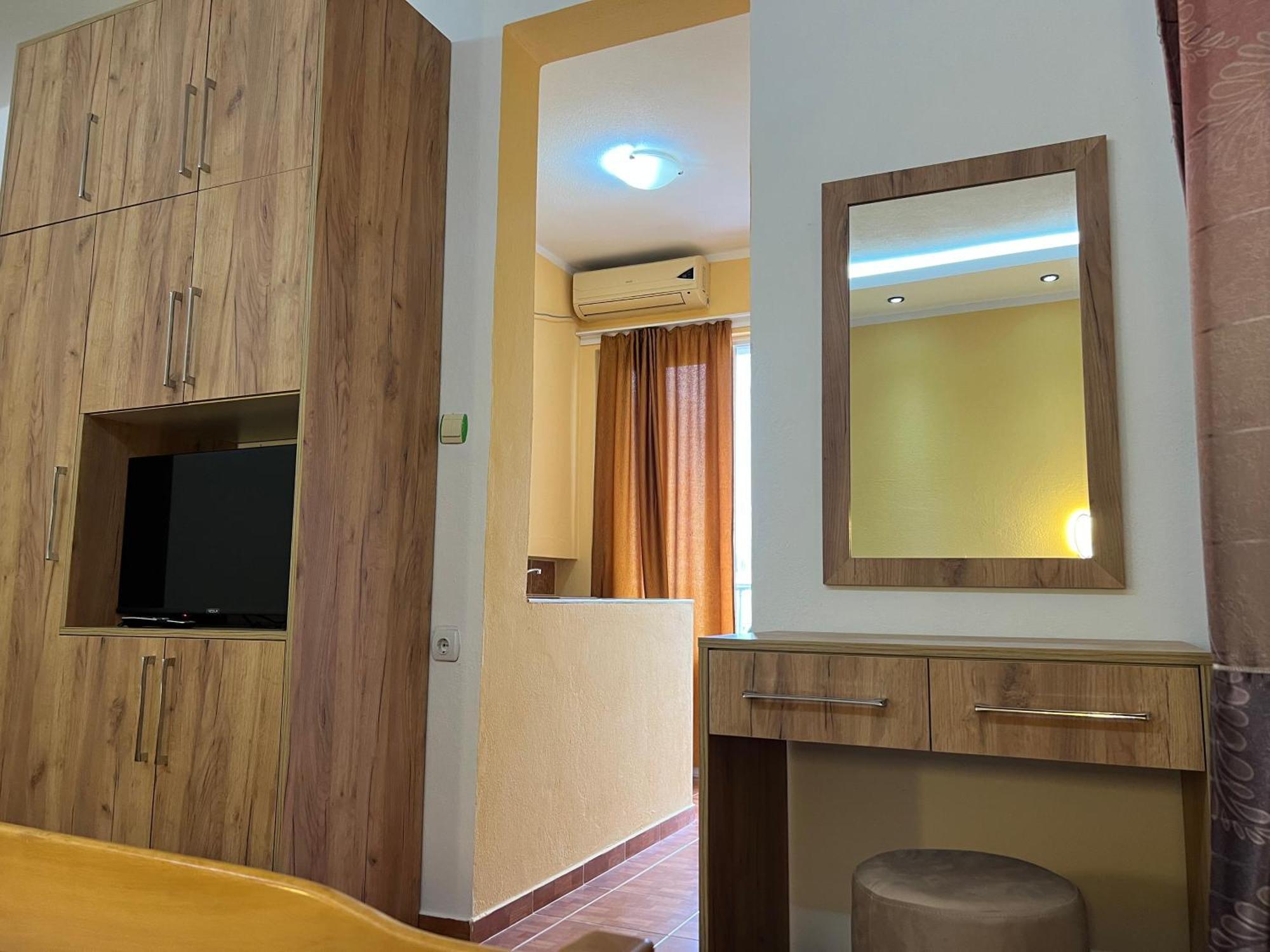 Apartments Fat E Jet - Pool & Breakfast Ulcinj Kültér fotó