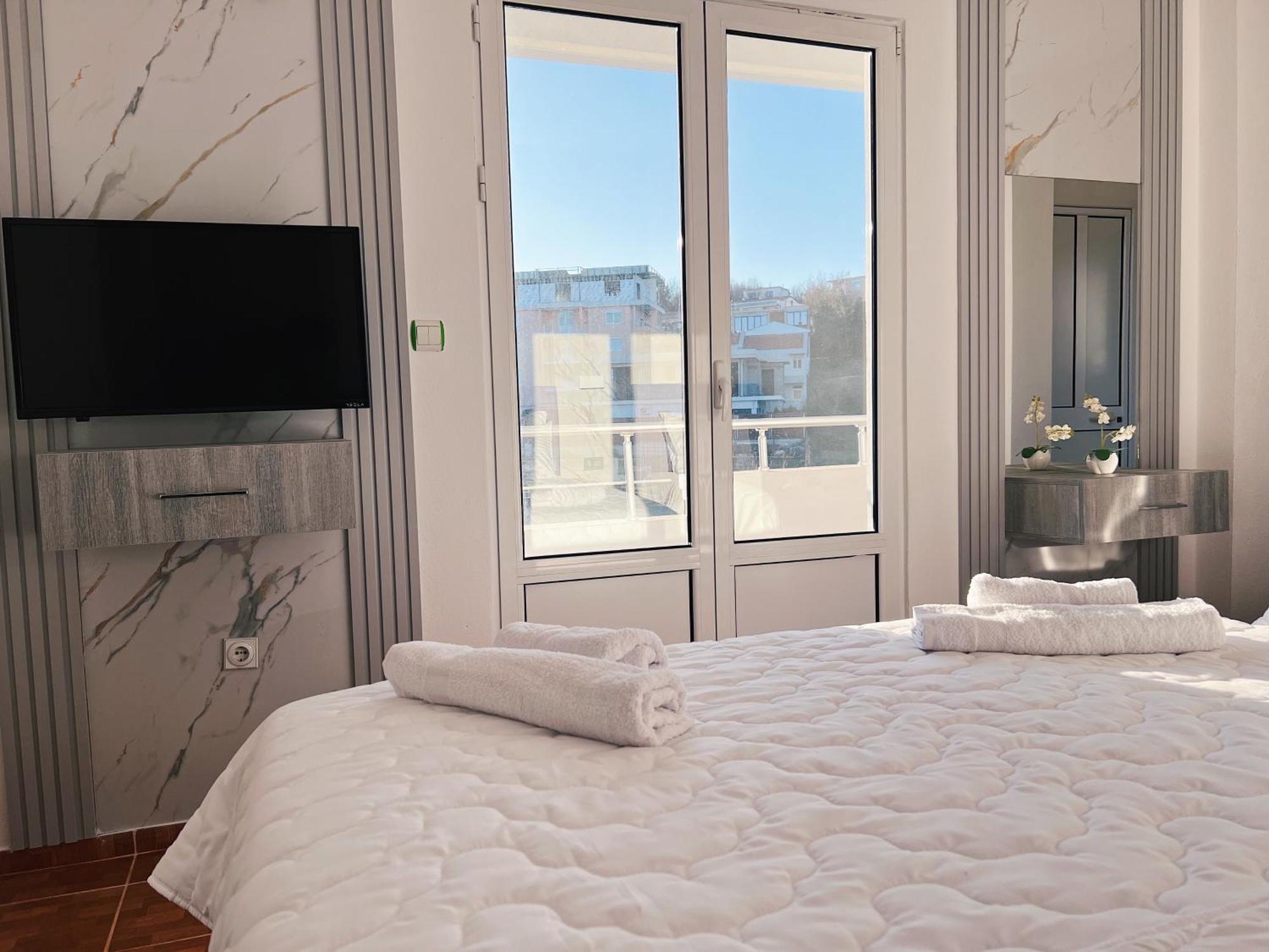 Apartments Fat E Jet - Pool & Breakfast Ulcinj Kültér fotó